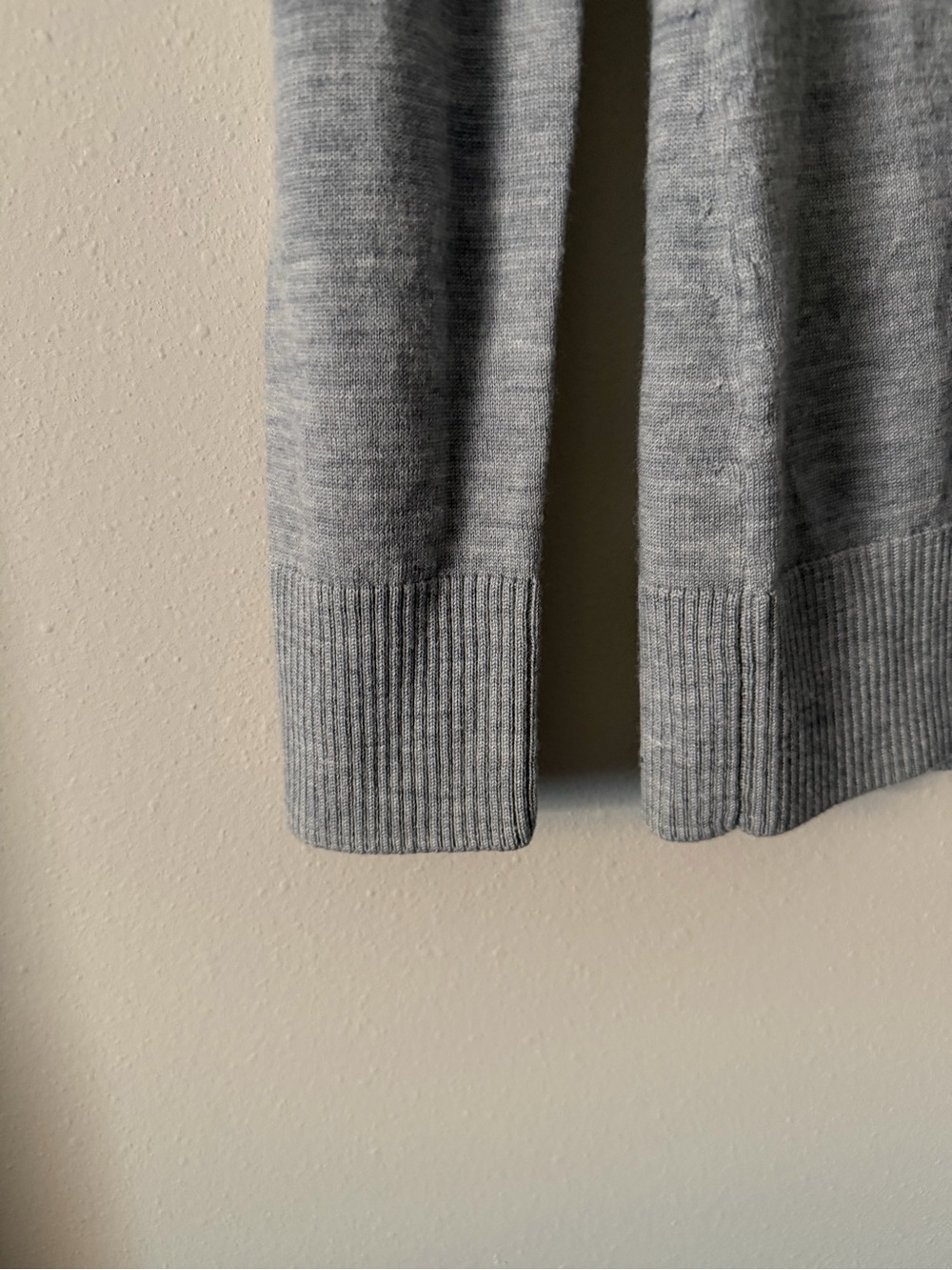 Tory Burch Gray 100% Merino Wool Long Sleeve Button Cardigan Sweater Size Small - Picture 4 of 7